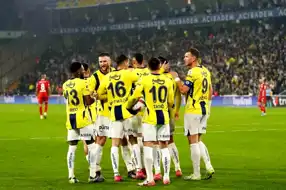 Fenerbahçe, Antalyaspor'u 3-0 Yendi, 9'da 9!