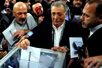 Çebi, Beşiktaş Seçiminde Oyununu Kullandı