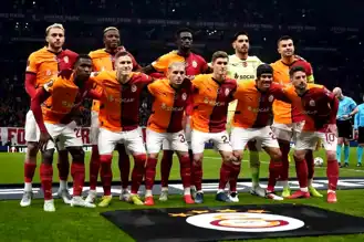 Galatasaray - AZ Alkmaar Maçı Başladı: İlk 15 Dakika Golsüz