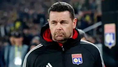 Lyon, Sage'i Görevden Aldı!