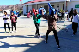 Palu'da Çocuklar İçin Renkli Kış Kampı