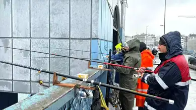 İstanbul'da Kar Altında Balık Tutma Keyfi!
