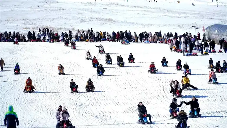 Erciyes Kayak Merkezi Hafta Sonu Doldu Taştı!