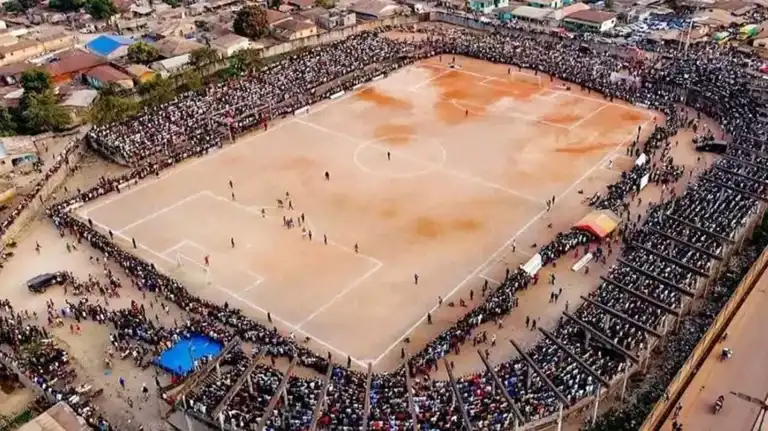 Gine'deki Futbol Maçı Faciası: Ölü Sayısı 135'e Çıktı